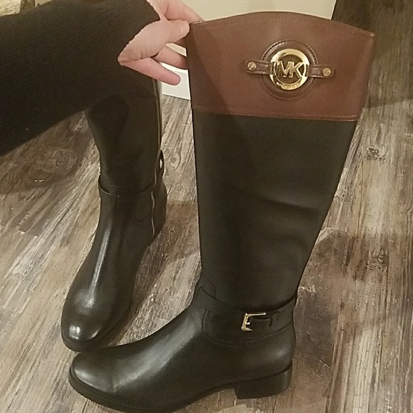 Michael Kors Stockard Boot - Picture 4 of 6